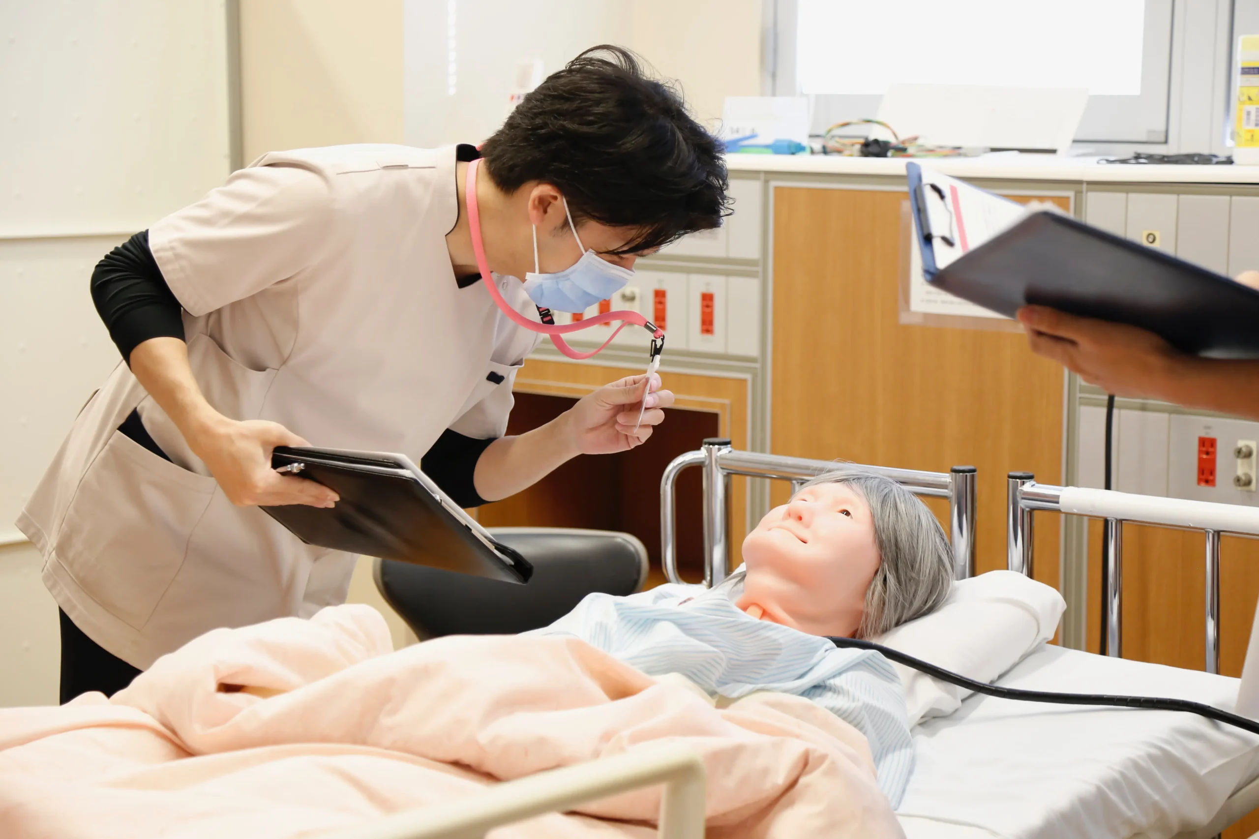 実習に取り組む研修生の様子