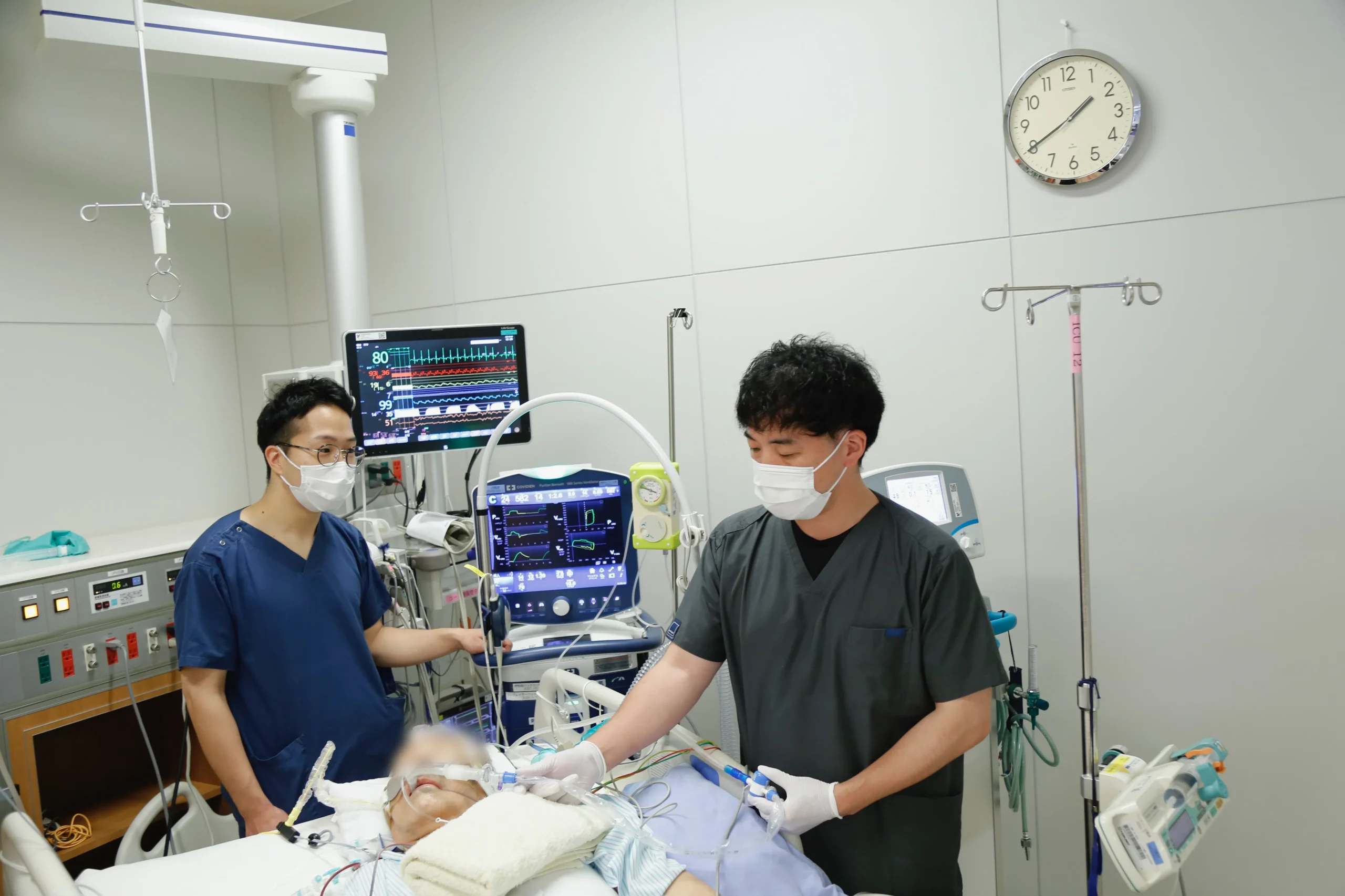 集中治療室（ICU）見学の様子